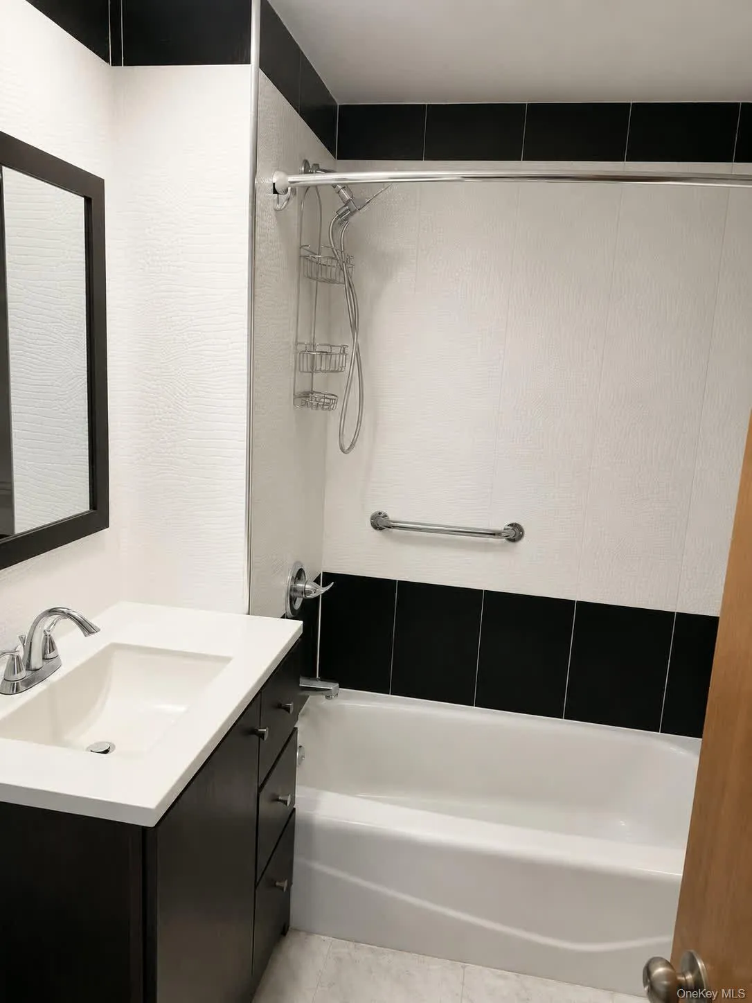 3215 Leavitt Street, New York, NY, 2 Rooms Rooms,1 BathroomBathrooms,Residential,For Rent,Leavitt,0,1019775 3215 Leavitt Street, New York, NY, 2 Rooms Rooms,1 BathroomBathrooms,Residential,For Rent,Leavitt,0,1019775