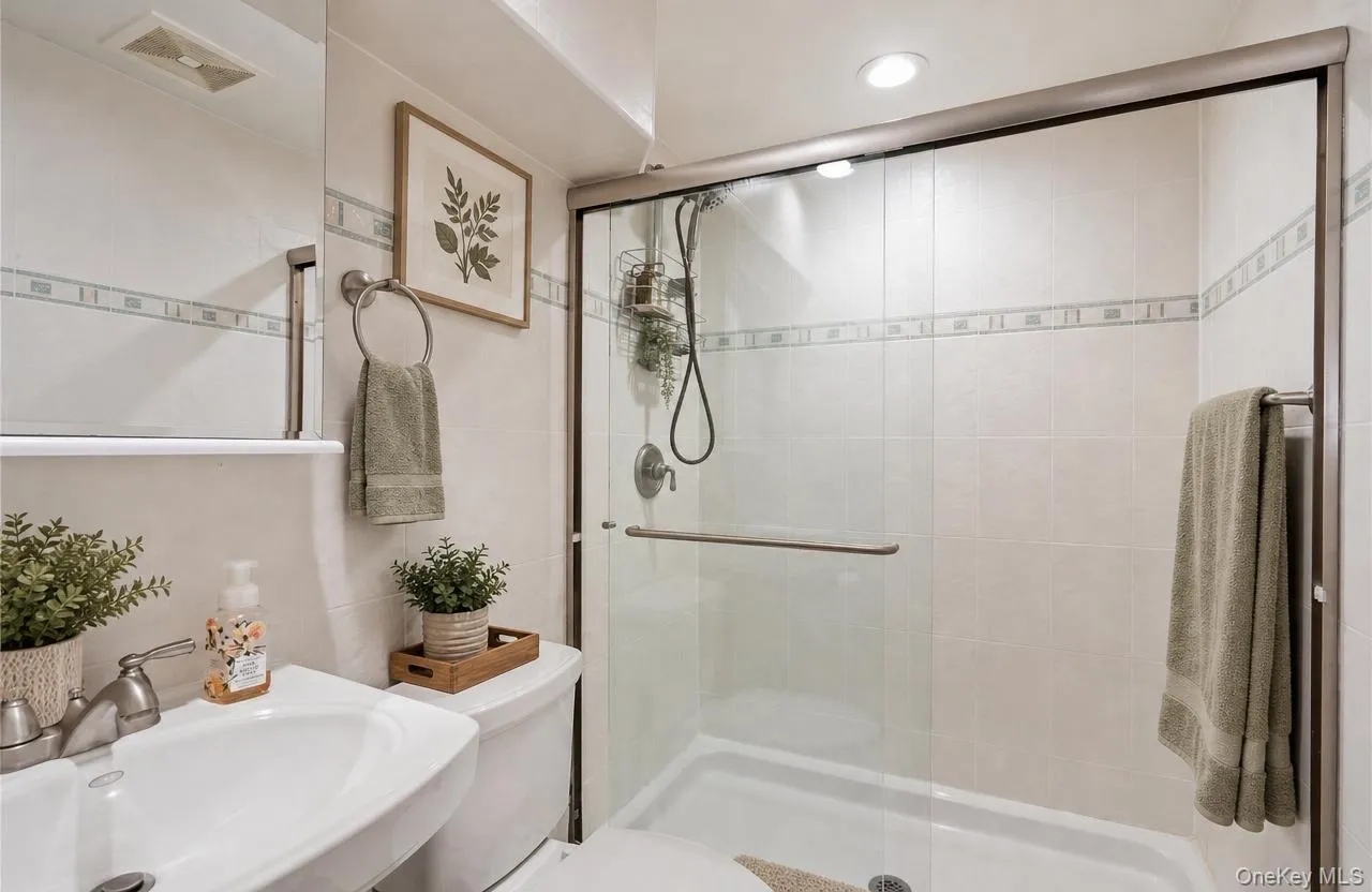 30 Deborah Road, Oyster Bay, NY, 4 Bedrooms Bedrooms, 10 Rooms Rooms,3 BathroomsBathrooms,Residential Lease,For Rent,Deborah,0,1019779 30 Deborah Road, Oyster Bay, NY, 4 Bedrooms Bedrooms, 10 Rooms Rooms,3 BathroomsBathrooms,Residential Lease,For Rent,Deborah,0,1019779