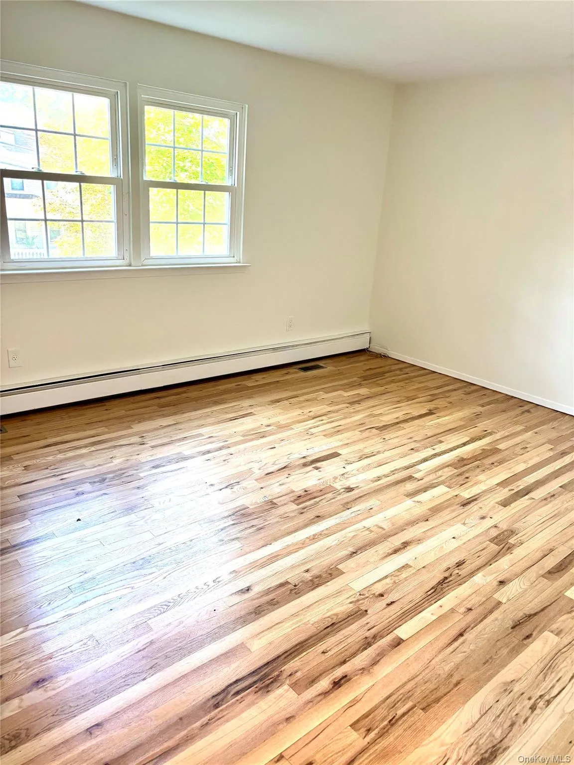 59 Weeks Avenue, Oyster Bay, NY, 2 Bedrooms Bedrooms, 6 Rooms Rooms,1 BathroomBathrooms,Residential Lease,For Rent,Weeks,0,1019784 59 Weeks Avenue, Oyster Bay, NY, 2 Bedrooms Bedrooms, 6 Rooms Rooms,1 BathroomBathrooms,Residential Lease,For Rent,Weeks,0,1019784
