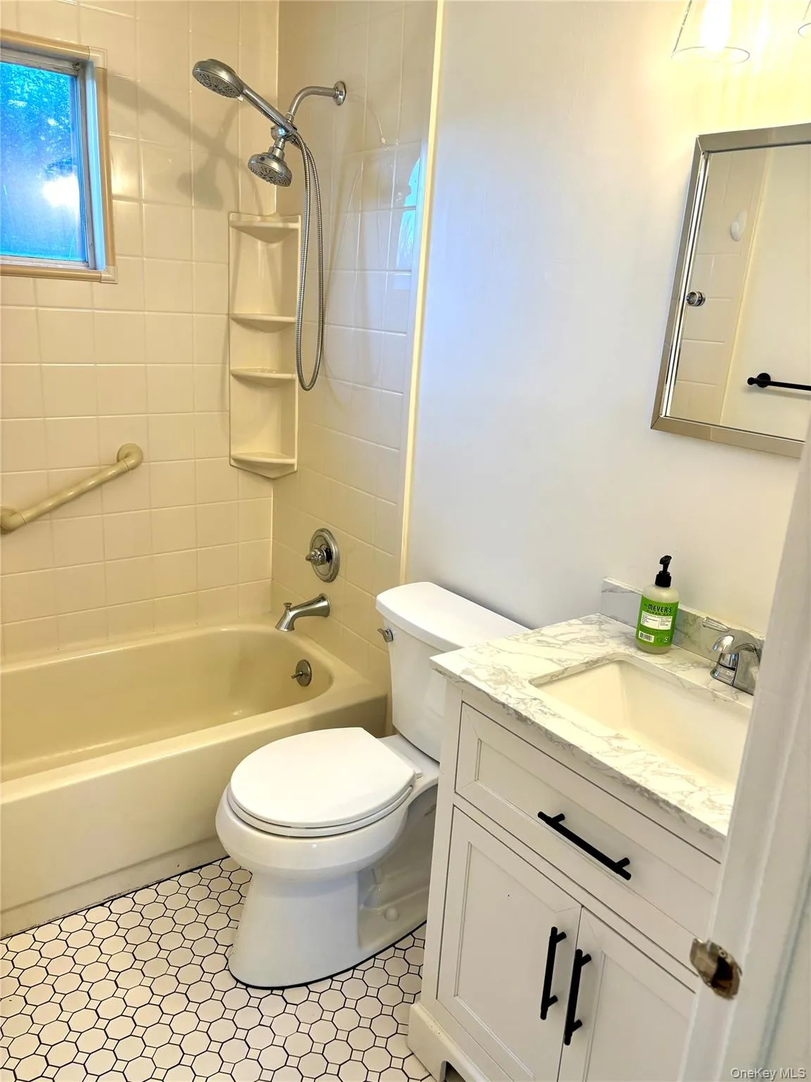 59 Weeks Avenue, Oyster Bay, NY, 2 Bedrooms Bedrooms, 6 Rooms Rooms,1 BathroomBathrooms,Residential Lease,For Rent,Weeks,0,1019784 59 Weeks Avenue, Oyster Bay, NY, 2 Bedrooms Bedrooms, 6 Rooms Rooms,1 BathroomBathrooms,Residential Lease,For Rent,Weeks,0,1019784