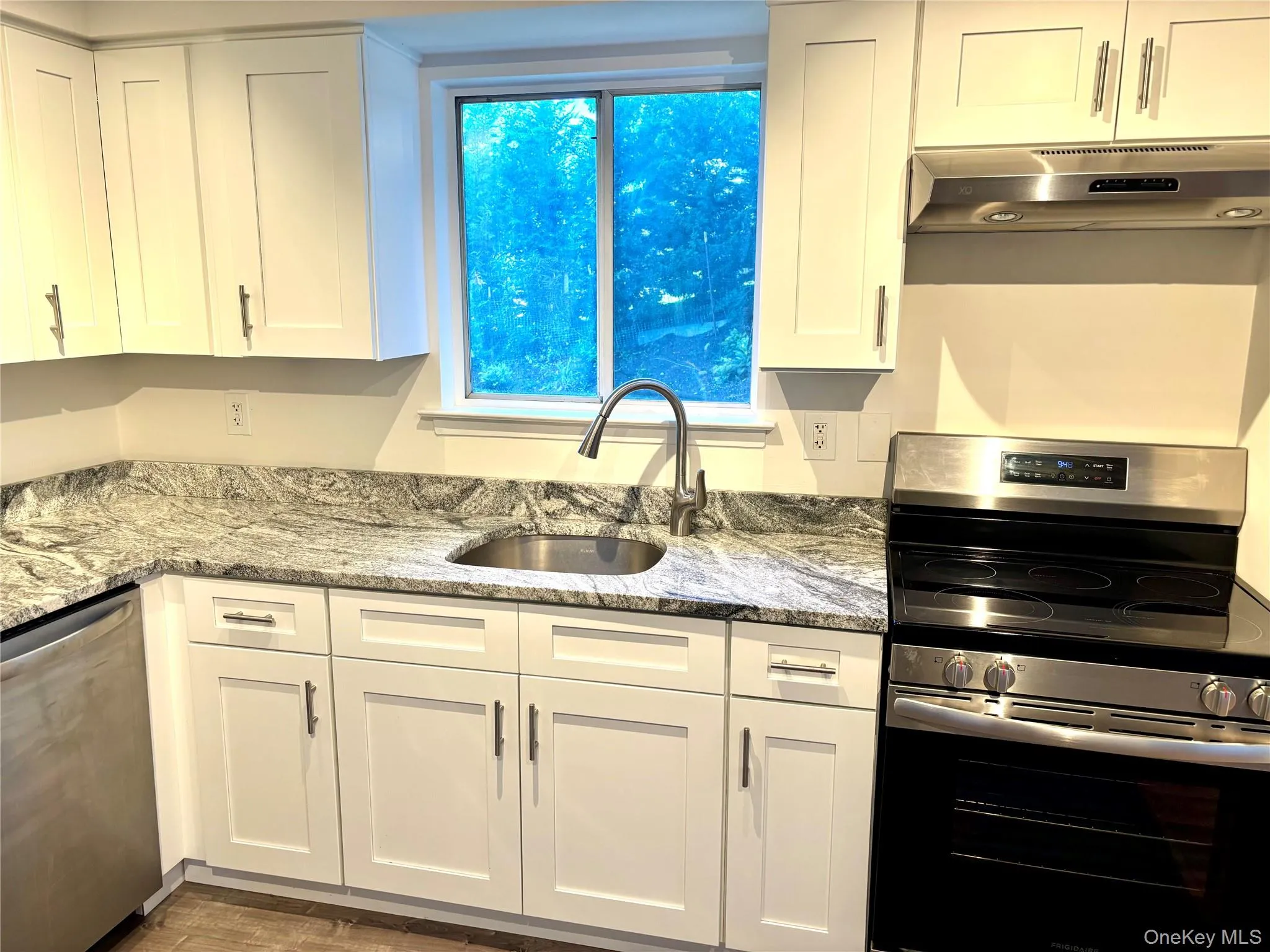 59 Weeks Avenue, Oyster Bay, NY, 2 Bedrooms Bedrooms, 6 Rooms Rooms,1 BathroomBathrooms,Residential Lease,For Rent,Weeks,0,1019784 59 Weeks Avenue, Oyster Bay, NY, 2 Bedrooms Bedrooms, 6 Rooms Rooms,1 BathroomBathrooms,Residential Lease,For Rent,Weeks,0,1019784