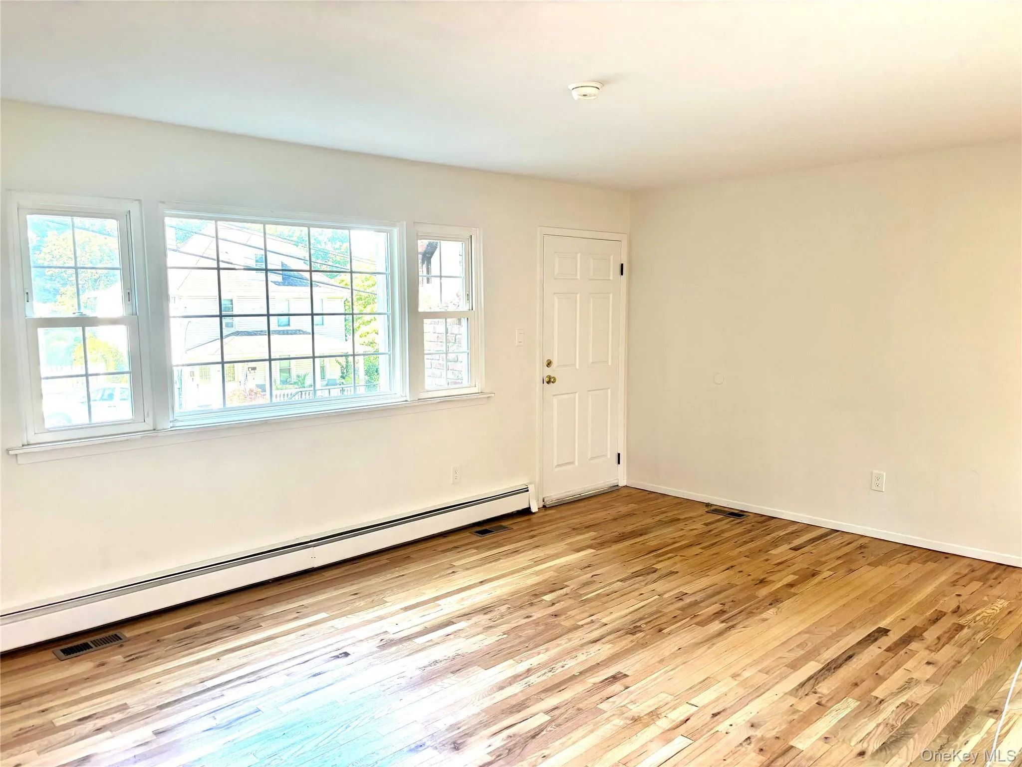 59 Weeks Avenue, Oyster Bay, NY, 2 Bedrooms Bedrooms, 6 Rooms Rooms,1 BathroomBathrooms,Residential Lease,For Rent,Weeks,0,1019784 59 Weeks Avenue, Oyster Bay, NY, 2 Bedrooms Bedrooms, 6 Rooms Rooms,1 BathroomBathrooms,Residential Lease,For Rent,Weeks,0,1019784