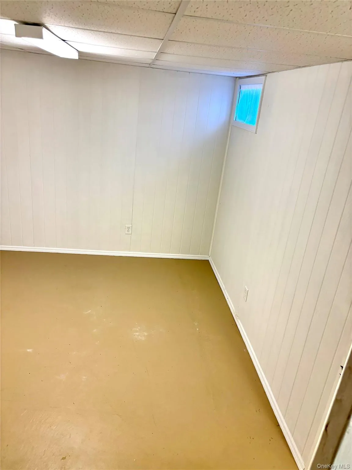 59 Weeks Avenue, Oyster Bay, NY, 2 Bedrooms Bedrooms, 6 Rooms Rooms,1 BathroomBathrooms,Residential Lease,For Rent,Weeks,0,1019784 59 Weeks Avenue, Oyster Bay, NY, 2 Bedrooms Bedrooms, 6 Rooms Rooms,1 BathroomBathrooms,Residential Lease,For Rent,Weeks,0,1019784
