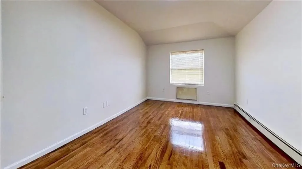 2407 Brookhaven Avenue, New York, NY, 2 Bedrooms Bedrooms, 6 Rooms Rooms,2 BathroomsBathrooms,Residential Lease,For Rent,Brookhaven,0,1019786 2407 Brookhaven Avenue, New York, NY, 2 Bedrooms Bedrooms, 6 Rooms Rooms,2 BathroomsBathrooms,Residential Lease,For Rent,Brookhaven,0,1019786