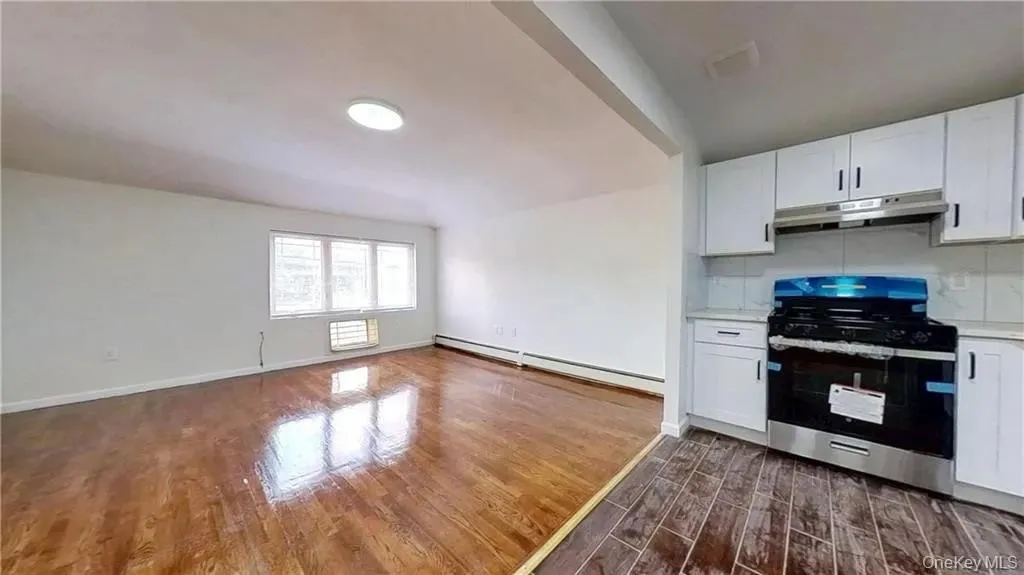 2407 Brookhaven Avenue, New York, NY, 2 Bedrooms Bedrooms, 6 Rooms Rooms,2 BathroomsBathrooms,Residential Lease,For Rent,Brookhaven,0,1019786 2407 Brookhaven Avenue, New York, NY, 2 Bedrooms Bedrooms, 6 Rooms Rooms,2 BathroomsBathrooms,Residential Lease,For Rent,Brookhaven,0,1019786