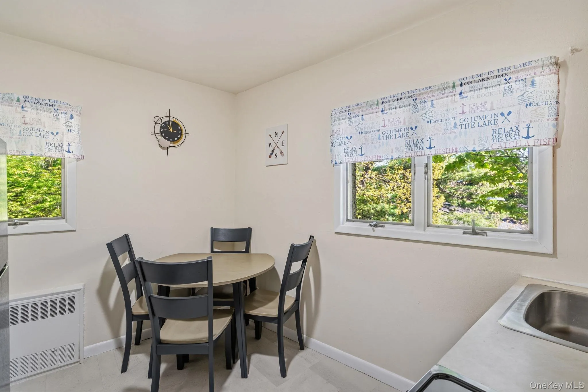 194 Jersey Avenue, Warwick (town), NY, 1 Bedroom Bedrooms, 5 Rooms Rooms,1 BathroomBathrooms,Residential Lease,For Rent,Jersey,0,1019791 194 Jersey Avenue, Warwick (town), NY, 1 Bedroom Bedrooms, 5 Rooms Rooms,1 BathroomBathrooms,Residential Lease,For Rent,Jersey,0,1019791