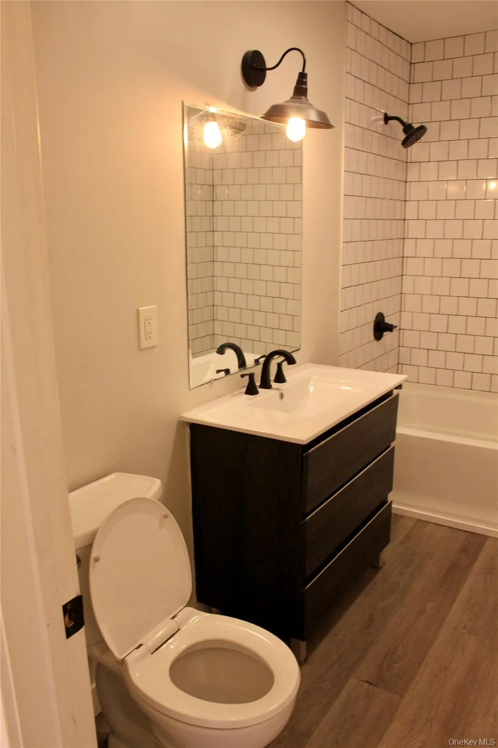 7 Clinton Street, Poughkeepsie, NY, 2 Bedrooms Bedrooms, 5 Rooms Rooms,1 BathroomBathrooms,Residential Lease,For Rent,Clinton,0,1019794 7 Clinton Street, Poughkeepsie, NY, 2 Bedrooms Bedrooms, 5 Rooms Rooms,1 BathroomBathrooms,Residential Lease,For Rent,Clinton,0,1019794