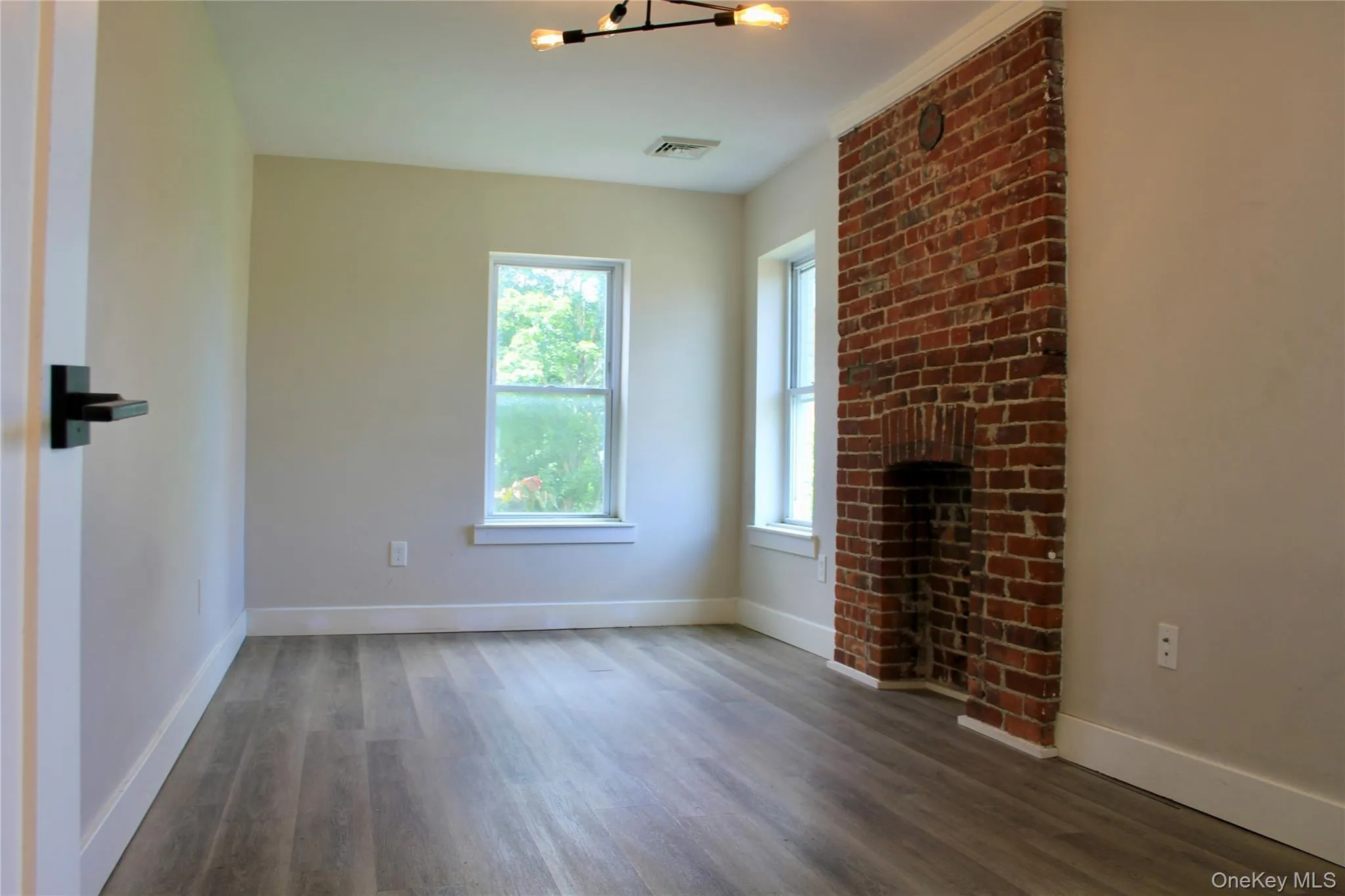 7 Clinton Street, Poughkeepsie, NY, 2 Bedrooms Bedrooms, 5 Rooms Rooms,1 BathroomBathrooms,Residential Lease,For Rent,Clinton,0,1019794 7 Clinton Street, Poughkeepsie, NY, 2 Bedrooms Bedrooms, 5 Rooms Rooms,1 BathroomBathrooms,Residential Lease,For Rent,Clinton,0,1019794