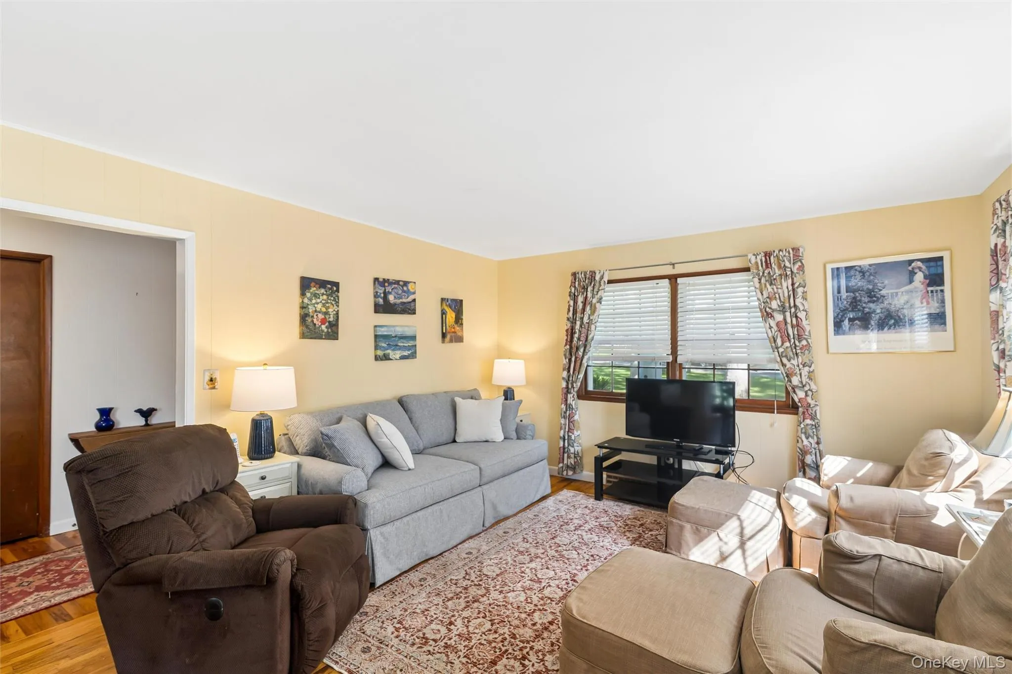 270 Opechee Avenue, Southold, NY, 3 Bedrooms Bedrooms, 7 Rooms Rooms,2 BathroomsBathrooms,Residential,For Rent,Opechee,0,1019799 270 Opechee Avenue, Southold, NY, 3 Bedrooms Bedrooms, 7 Rooms Rooms,2 BathroomsBathrooms,Residential,For Rent,Opechee,0,1019799