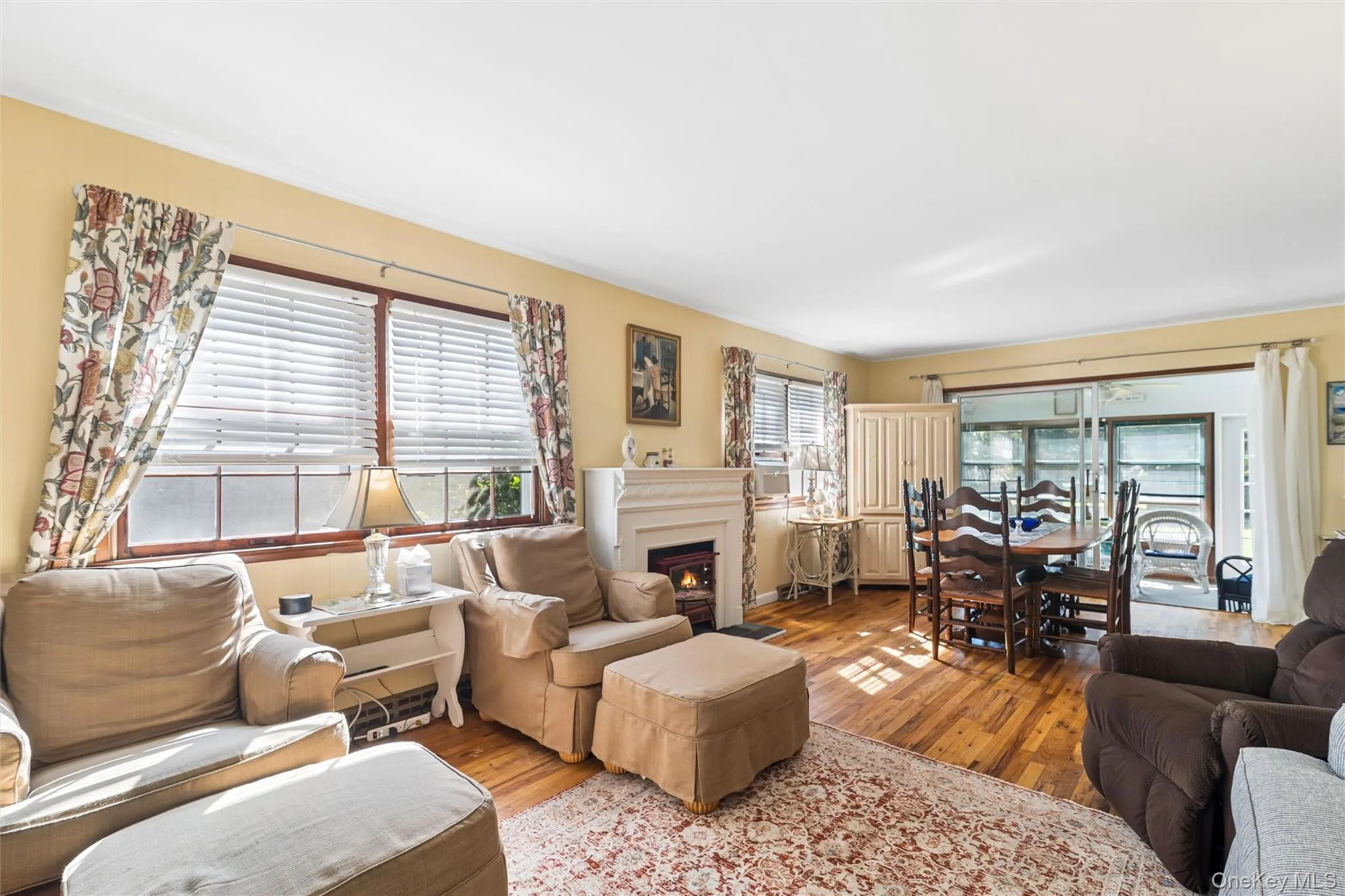 270 Opechee Avenue, Southold, NY, 3 Bedrooms Bedrooms, 7 Rooms Rooms,2 BathroomsBathrooms,Residential,For Rent,Opechee,0,1019799 270 Opechee Avenue, Southold, NY, 3 Bedrooms Bedrooms, 7 Rooms Rooms,2 BathroomsBathrooms,Residential,For Rent,Opechee,0,1019799