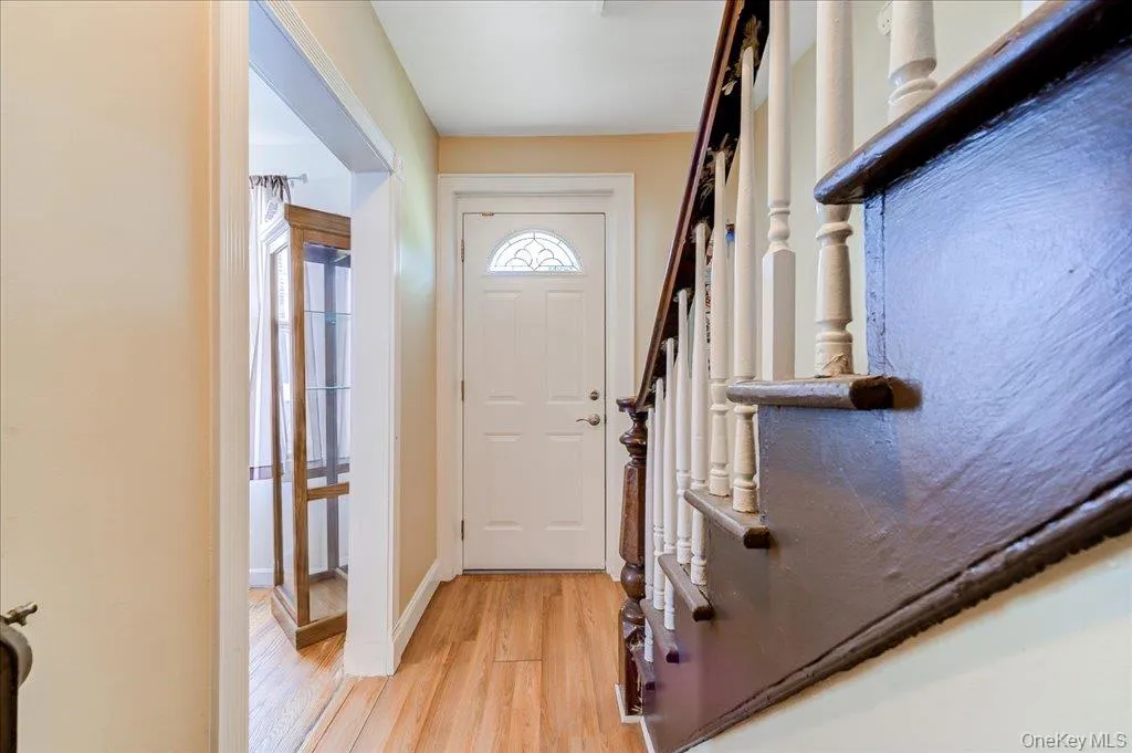 40 Elm Street, Beacon, NY, 2 Bedrooms Bedrooms, 6 Rooms Rooms,1 BathroomBathrooms,Residential,For Rent,Elm,0,1019803 40 Elm Street, Beacon, NY, 2 Bedrooms Bedrooms, 6 Rooms Rooms,1 BathroomBathrooms,Residential,For Rent,Elm,0,1019803