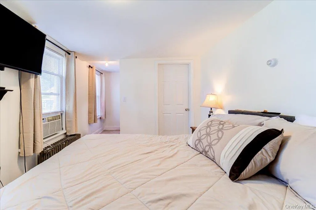 40 Elm Street, Beacon, NY, 2 Bedrooms Bedrooms, 6 Rooms Rooms,1 BathroomBathrooms,Residential,For Rent,Elm,0,1019803 40 Elm Street, Beacon, NY, 2 Bedrooms Bedrooms, 6 Rooms Rooms,1 BathroomBathrooms,Residential,For Rent,Elm,0,1019803