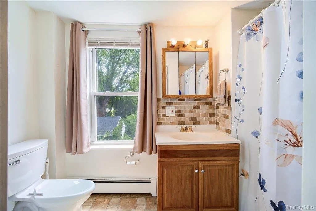 40 Elm Street, Beacon, NY, 2 Bedrooms Bedrooms, 6 Rooms Rooms,1 BathroomBathrooms,Residential,For Rent,Elm,0,1019803 40 Elm Street, Beacon, NY, 2 Bedrooms Bedrooms, 6 Rooms Rooms,1 BathroomBathrooms,Residential,For Rent,Elm,0,1019803