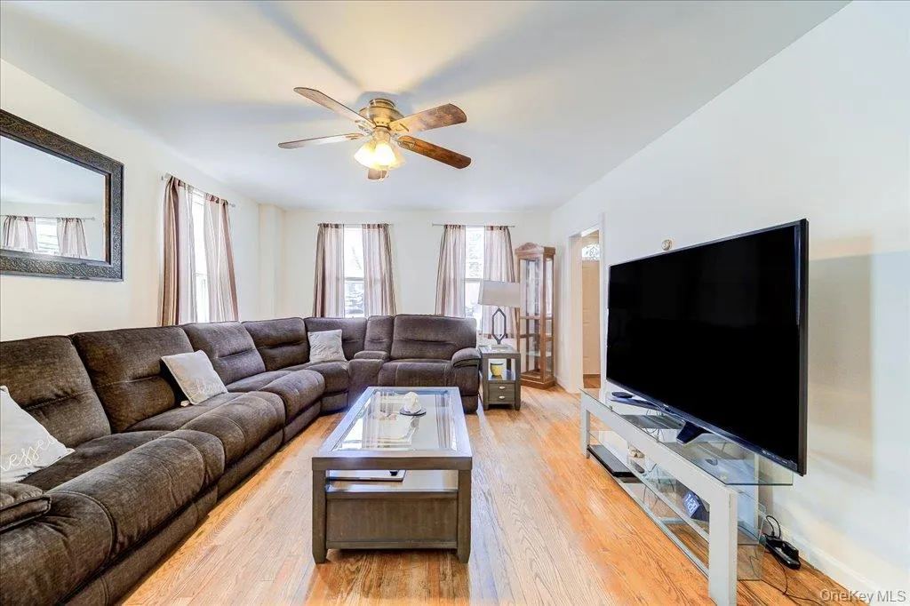 40 Elm Street, Beacon, NY, 2 Bedrooms Bedrooms, 6 Rooms Rooms,1 BathroomBathrooms,Residential,For Rent,Elm,0,1019803 40 Elm Street, Beacon, NY, 2 Bedrooms Bedrooms, 6 Rooms Rooms,1 BathroomBathrooms,Residential,For Rent,Elm,0,1019803