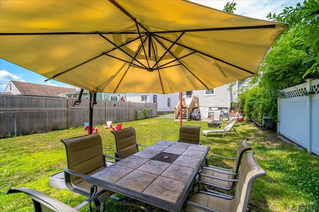 40 Elm Street, Beacon, NY, 2 Bedrooms Bedrooms, 6 Rooms Rooms,1 BathroomBathrooms,Residential,For Rent,Elm,0,1019803 40 Elm Street, Beacon, NY, 2 Bedrooms Bedrooms, 6 Rooms Rooms,1 BathroomBathrooms,Residential,For Rent,Elm,0,1019803