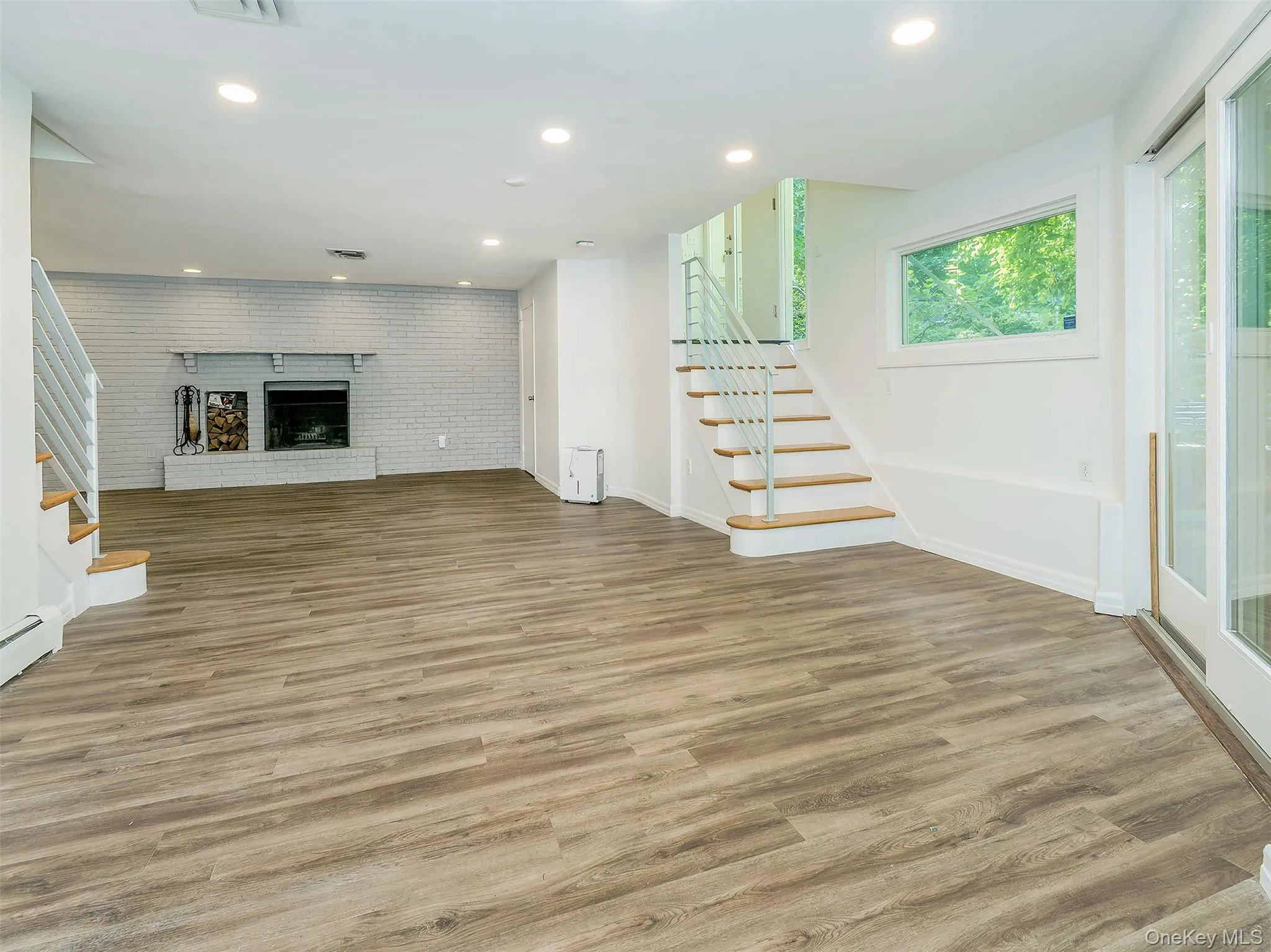 7 Southeast Road, North Hempstead, NY, 5 Bedrooms Bedrooms, 10 Rooms Rooms,3 BathroomsBathrooms,Residential Lease,For Rent,Southeast,0,1019805 7 Southeast Road, North Hempstead, NY, 5 Bedrooms Bedrooms, 10 Rooms Rooms,3 BathroomsBathrooms,Residential Lease,For Rent,Southeast,0,1019805