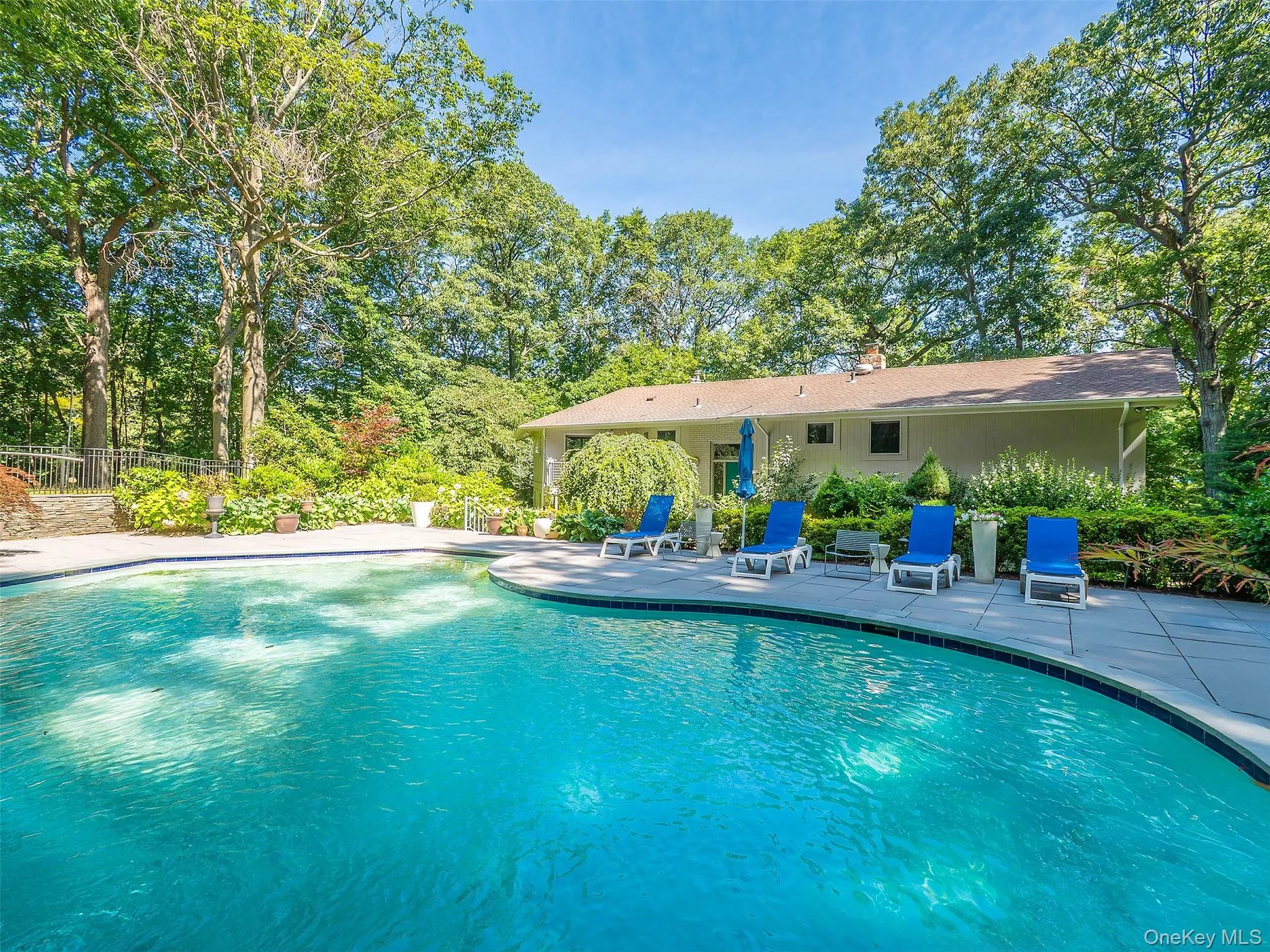 7 Southeast Road, North Hempstead, NY, 5 Bedrooms Bedrooms, 10 Rooms Rooms,3 BathroomsBathrooms,Residential Lease,For Rent,Southeast,0,1019805 7 Southeast Road, North Hempstead, NY, 5 Bedrooms Bedrooms, 10 Rooms Rooms,3 BathroomsBathrooms,Residential Lease,For Rent,Southeast,0,1019805