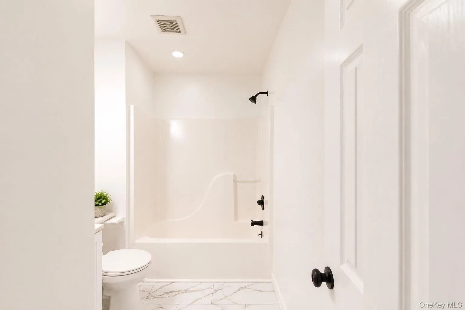5 Alicia Lane, Warwick (town), NY, 3 Bedrooms Bedrooms, 9 Rooms Rooms,2 BathroomsBathrooms,Residential,For Rent,Alicia,0,1019807 5 Alicia Lane, Warwick (town), NY, 3 Bedrooms Bedrooms, 9 Rooms Rooms,2 BathroomsBathrooms,Residential,For Rent,Alicia,0,1019807