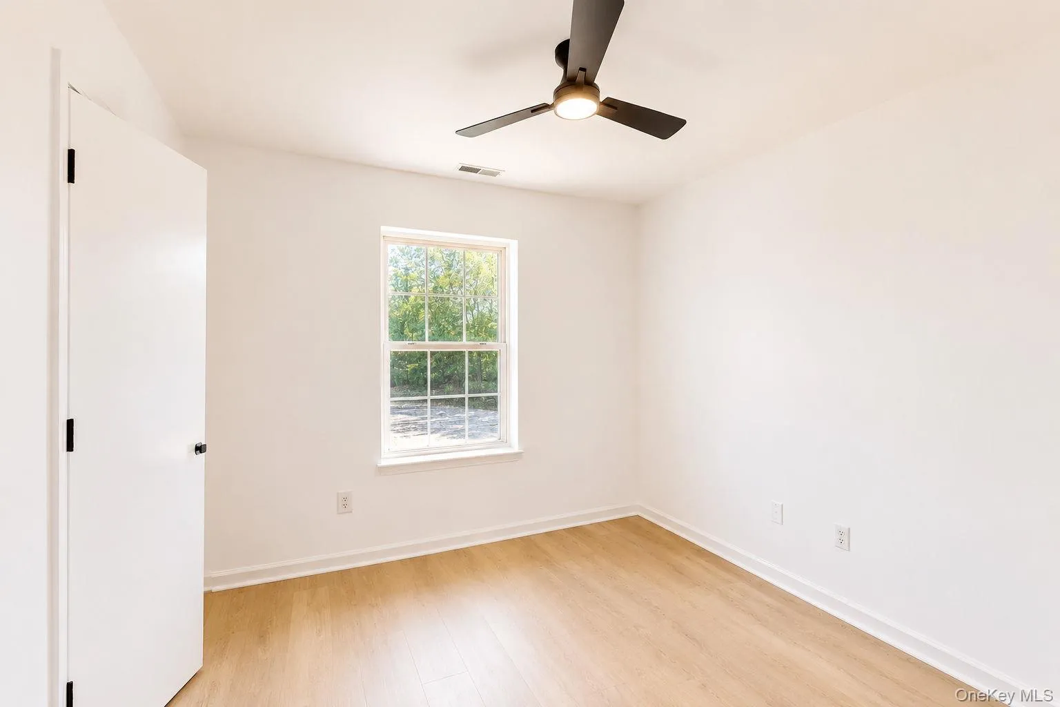 5 Alicia Lane, Warwick (town), NY, 3 Bedrooms Bedrooms, 9 Rooms Rooms,2 BathroomsBathrooms,Residential,For Rent,Alicia,0,1019807 5 Alicia Lane, Warwick (town), NY, 3 Bedrooms Bedrooms, 9 Rooms Rooms,2 BathroomsBathrooms,Residential,For Rent,Alicia,0,1019807
