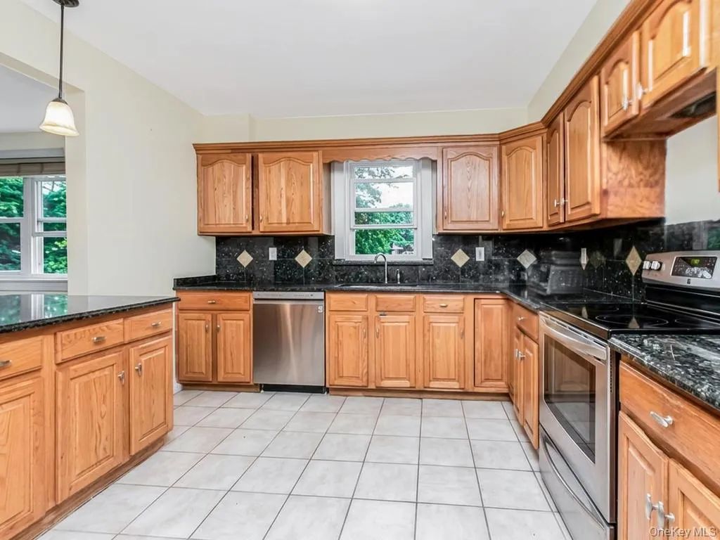 4004 Rombouts Avenue, New York, NY, 6 Bedrooms Bedrooms, 10 Rooms Rooms,3 BathroomsBathrooms,Residential,For Rent,Rombouts,0,1019809 4004 Rombouts Avenue, New York, NY, 6 Bedrooms Bedrooms, 10 Rooms Rooms,3 BathroomsBathrooms,Residential,For Rent,Rombouts,0,1019809