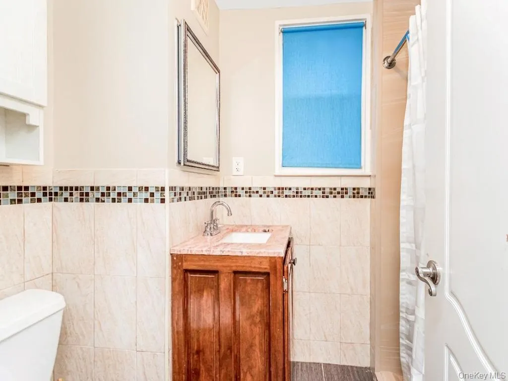 4004 Rombouts Avenue, New York, NY, 6 Bedrooms Bedrooms, 10 Rooms Rooms,3 BathroomsBathrooms,Residential,For Rent,Rombouts,0,1019809 4004 Rombouts Avenue, New York, NY, 6 Bedrooms Bedrooms, 10 Rooms Rooms,3 BathroomsBathrooms,Residential,For Rent,Rombouts,0,1019809