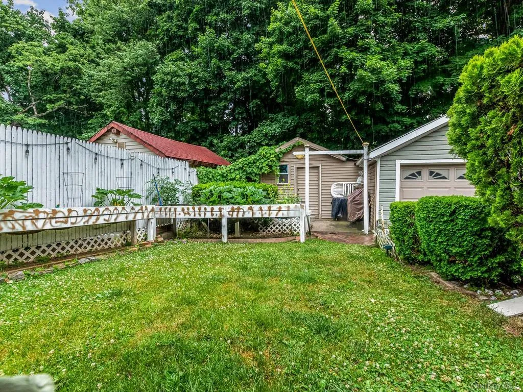 4004 Rombouts Avenue, New York, NY, 6 Bedrooms Bedrooms, 10 Rooms Rooms,3 BathroomsBathrooms,Residential,For Rent,Rombouts,0,1019809 4004 Rombouts Avenue, New York, NY, 6 Bedrooms Bedrooms, 10 Rooms Rooms,3 BathroomsBathrooms,Residential,For Rent,Rombouts,0,1019809