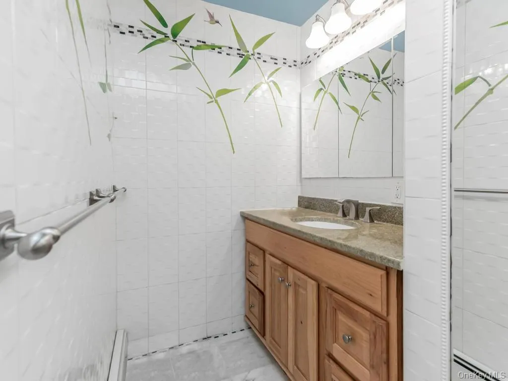 4004 Rombouts Avenue, New York, NY, 6 Bedrooms Bedrooms, 10 Rooms Rooms,3 BathroomsBathrooms,Residential,For Rent,Rombouts,0,1019809 4004 Rombouts Avenue, New York, NY, 6 Bedrooms Bedrooms, 10 Rooms Rooms,3 BathroomsBathrooms,Residential,For Rent,Rombouts,0,1019809