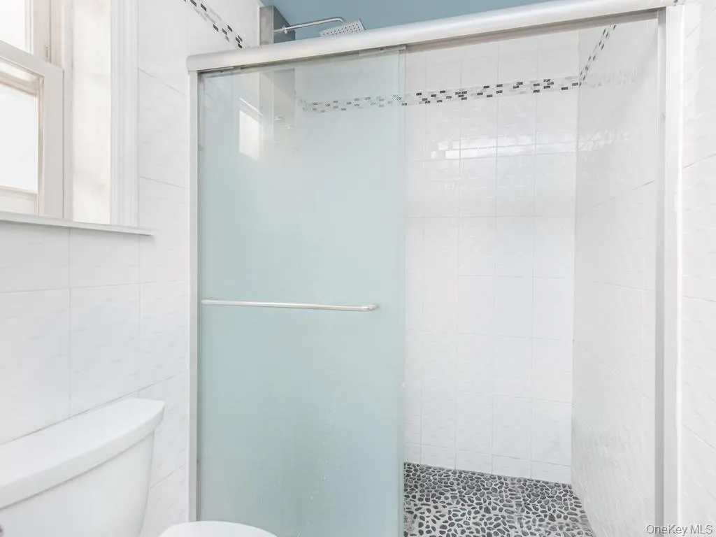 4004 Rombouts Avenue, New York, NY, 6 Bedrooms Bedrooms, 10 Rooms Rooms,3 BathroomsBathrooms,Residential,For Rent,Rombouts,0,1019809 4004 Rombouts Avenue, New York, NY, 6 Bedrooms Bedrooms, 10 Rooms Rooms,3 BathroomsBathrooms,Residential,For Rent,Rombouts,0,1019809