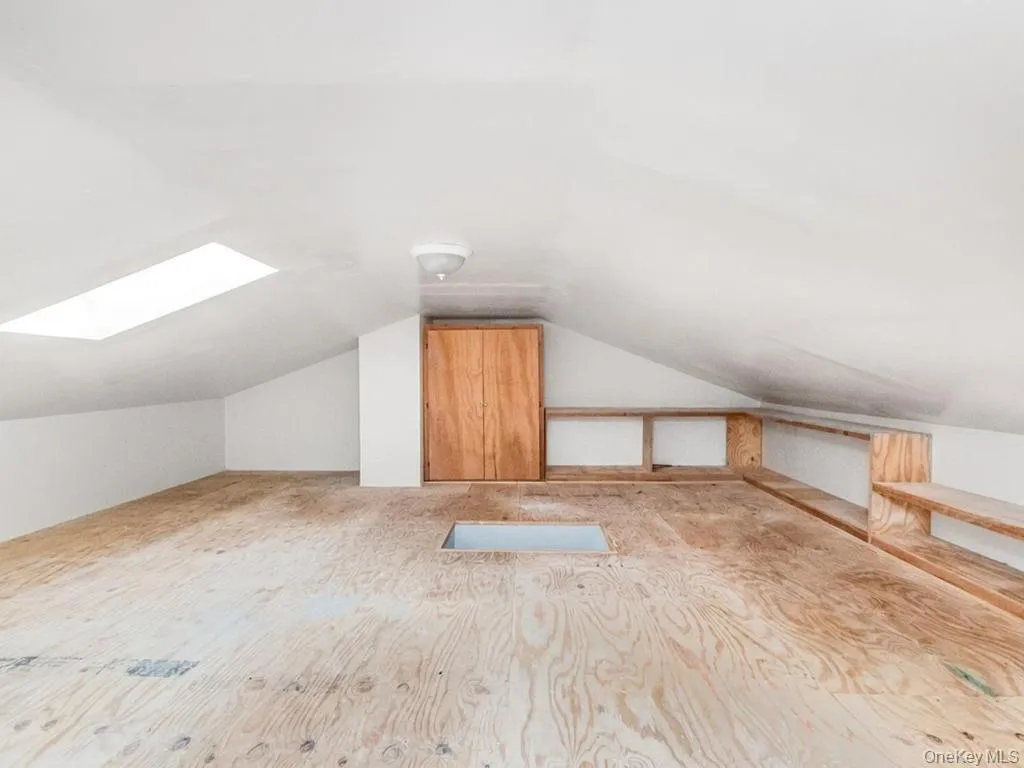 4004 Rombouts Avenue, New York, NY, 6 Bedrooms Bedrooms, 10 Rooms Rooms,3 BathroomsBathrooms,Residential,For Rent,Rombouts,0,1019809 4004 Rombouts Avenue, New York, NY, 6 Bedrooms Bedrooms, 10 Rooms Rooms,3 BathroomsBathrooms,Residential,For Rent,Rombouts,0,1019809
