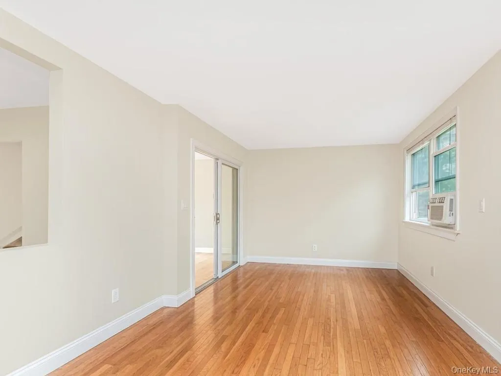 4004 Rombouts Avenue, New York, NY, 6 Bedrooms Bedrooms, 10 Rooms Rooms,3 BathroomsBathrooms,Residential,For Rent,Rombouts,0,1019809 4004 Rombouts Avenue, New York, NY, 6 Bedrooms Bedrooms, 10 Rooms Rooms,3 BathroomsBathrooms,Residential,For Rent,Rombouts,0,1019809