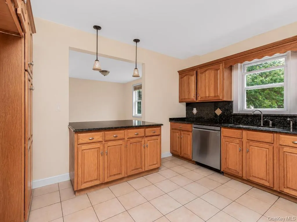 4004 Rombouts Avenue, New York, NY, 6 Bedrooms Bedrooms, 10 Rooms Rooms,3 BathroomsBathrooms,Residential,For Rent,Rombouts,0,1019809 4004 Rombouts Avenue, New York, NY, 6 Bedrooms Bedrooms, 10 Rooms Rooms,3 BathroomsBathrooms,Residential,For Rent,Rombouts,0,1019809