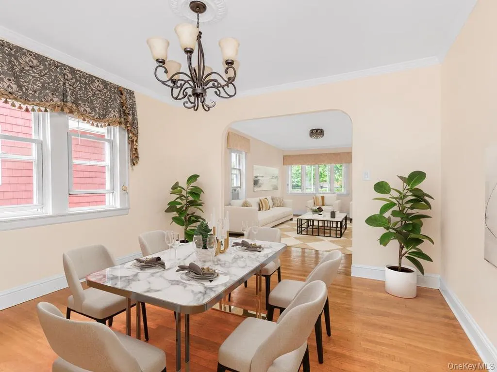 4004 Rombouts Avenue, New York, NY, 6 Bedrooms Bedrooms, 10 Rooms Rooms,3 BathroomsBathrooms,Residential,For Rent,Rombouts,0,1019809 4004 Rombouts Avenue, New York, NY, 6 Bedrooms Bedrooms, 10 Rooms Rooms,3 BathroomsBathrooms,Residential,For Rent,Rombouts,0,1019809
