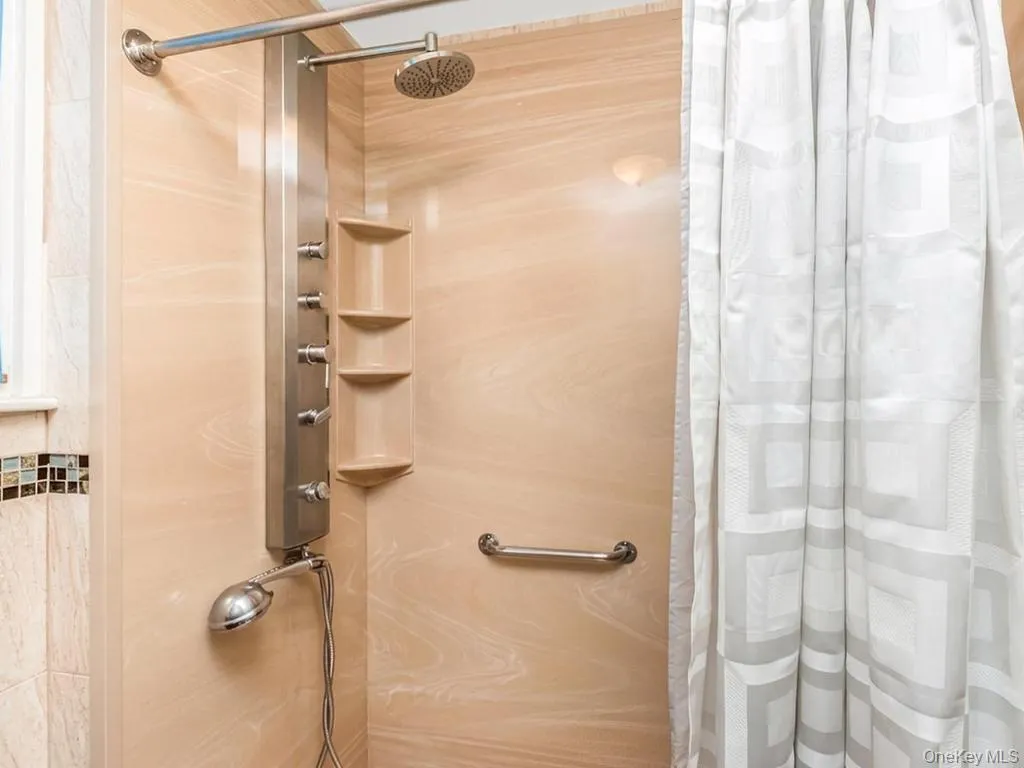 4004 Rombouts Avenue, New York, NY, 6 Bedrooms Bedrooms, 10 Rooms Rooms,3 BathroomsBathrooms,Residential,For Rent,Rombouts,0,1019809 4004 Rombouts Avenue, New York, NY, 6 Bedrooms Bedrooms, 10 Rooms Rooms,3 BathroomsBathrooms,Residential,For Rent,Rombouts,0,1019809