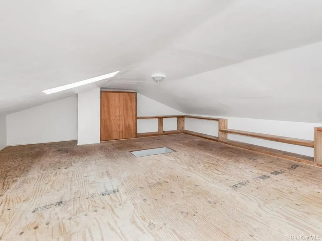4004 Rombouts Avenue, New York, NY, 6 Bedrooms Bedrooms, 10 Rooms Rooms,3 BathroomsBathrooms,Residential,For Rent,Rombouts,0,1019809 4004 Rombouts Avenue, New York, NY, 6 Bedrooms Bedrooms, 10 Rooms Rooms,3 BathroomsBathrooms,Residential,For Rent,Rombouts,0,1019809