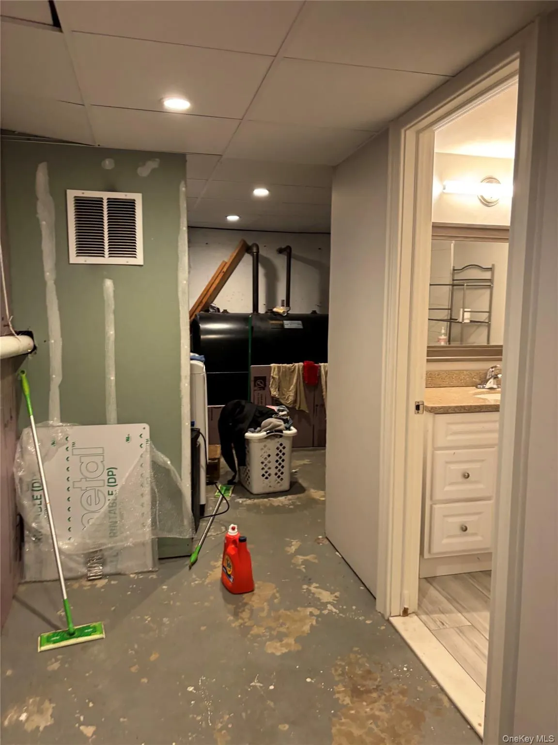38 Vernon Avenue, Brookhaven, NY, 4 Bedrooms Bedrooms, 7 Rooms Rooms,3 BathroomsBathrooms,Residential,For Rent,Vernon,0,1019826 38 Vernon Avenue, Brookhaven, NY, 4 Bedrooms Bedrooms, 7 Rooms Rooms,3 BathroomsBathrooms,Residential,For Rent,Vernon,0,1019826