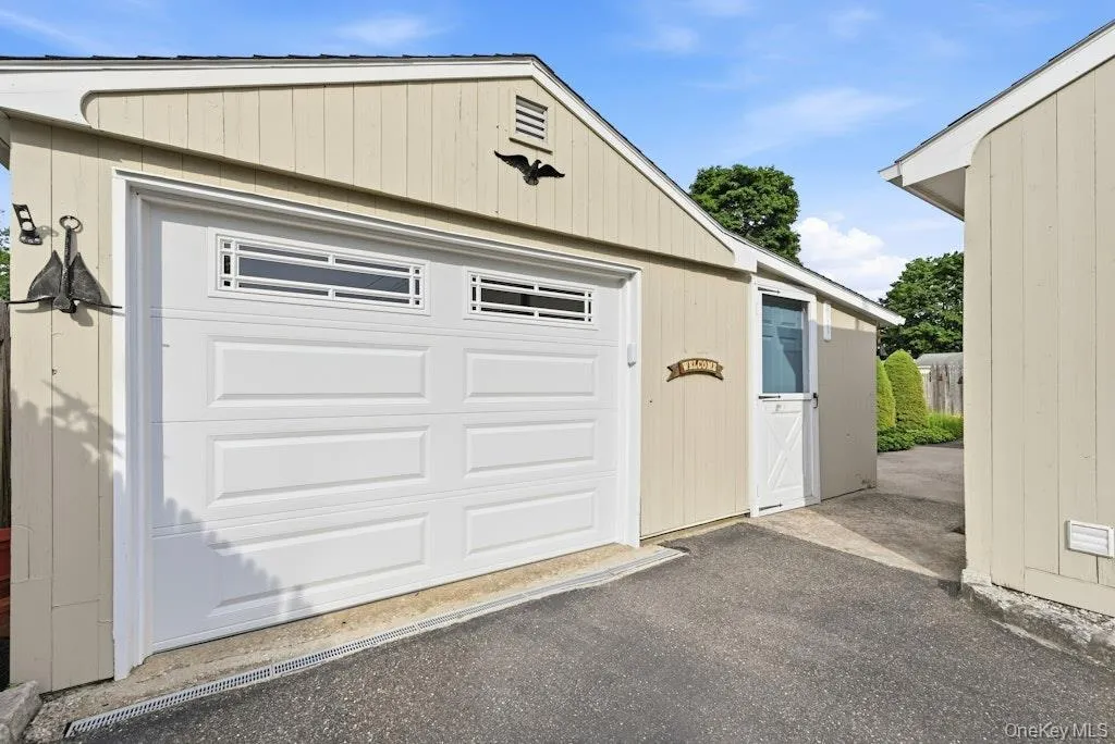 32 Jackson Street, Riverhead, NY, 3 Bedrooms Bedrooms, 7 Rooms Rooms,1 BathroomBathrooms,Residential,For Rent,Jackson,0,1019827 32 Jackson Street, Riverhead, NY, 3 Bedrooms Bedrooms, 7 Rooms Rooms,1 BathroomBathrooms,Residential,For Rent,Jackson,0,1019827