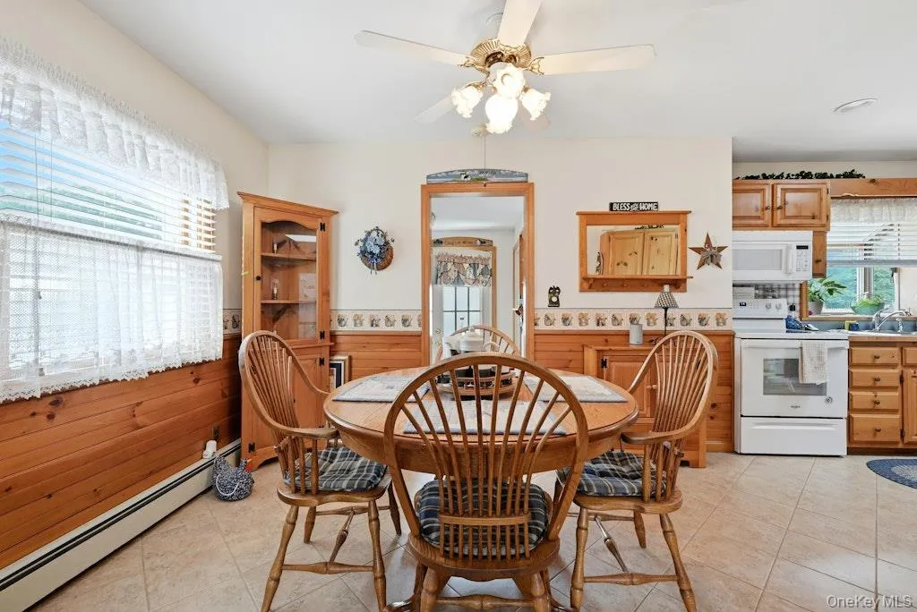 32 Jackson Street, Riverhead, NY, 3 Bedrooms Bedrooms, 7 Rooms Rooms,1 BathroomBathrooms,Residential,For Rent,Jackson,0,1019827 32 Jackson Street, Riverhead, NY, 3 Bedrooms Bedrooms, 7 Rooms Rooms,1 BathroomBathrooms,Residential,For Rent,Jackson,0,1019827
