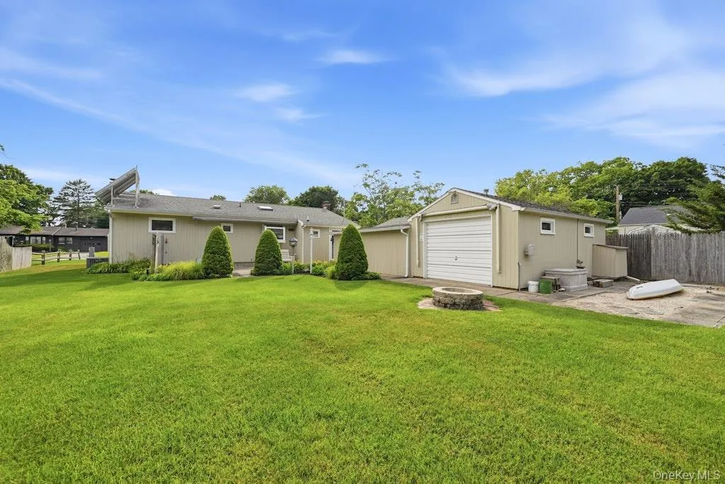 32 Jackson Street, Riverhead, NY, 3 Bedrooms Bedrooms, 7 Rooms Rooms,1 BathroomBathrooms,Residential,For Rent,Jackson,0,1019827 32 Jackson Street, Riverhead, NY, 3 Bedrooms Bedrooms, 7 Rooms Rooms,1 BathroomBathrooms,Residential,For Rent,Jackson,0,1019827