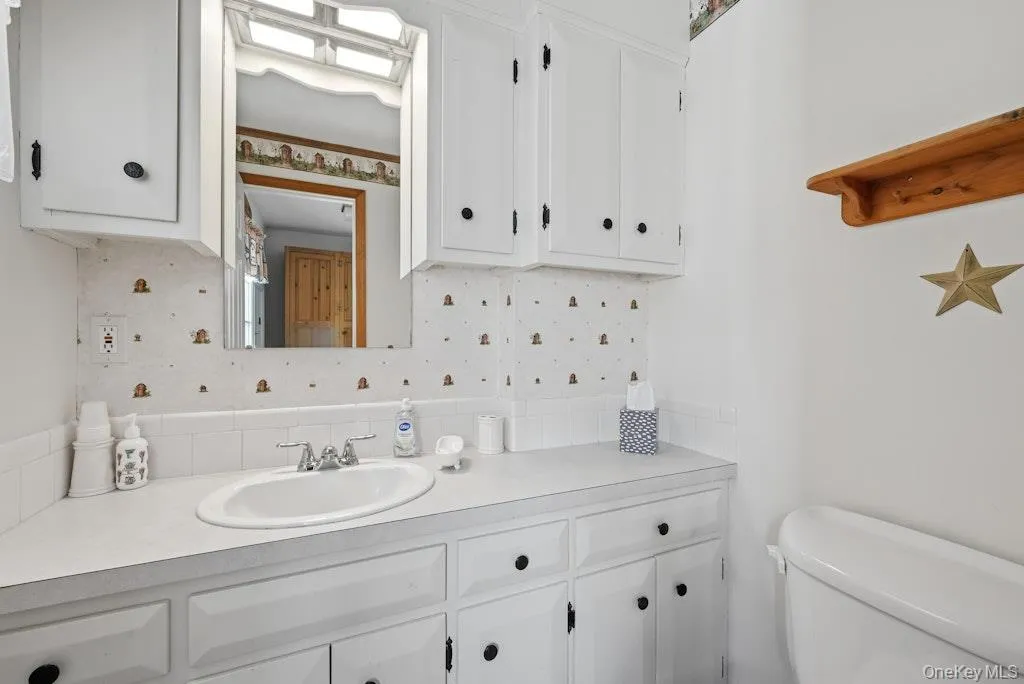 32 Jackson Street, Riverhead, NY, 3 Bedrooms Bedrooms, 7 Rooms Rooms,1 BathroomBathrooms,Residential,For Rent,Jackson,0,1019827 32 Jackson Street, Riverhead, NY, 3 Bedrooms Bedrooms, 7 Rooms Rooms,1 BathroomBathrooms,Residential,For Rent,Jackson,0,1019827