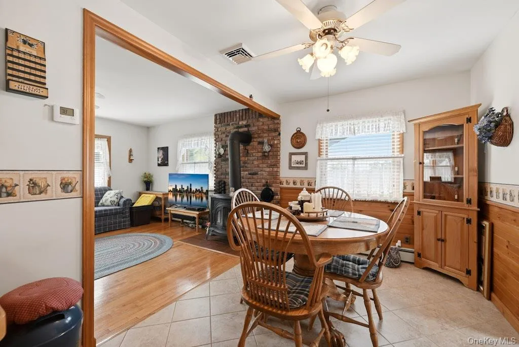 32 Jackson Street, Riverhead, NY, 3 Bedrooms Bedrooms, 7 Rooms Rooms,1 BathroomBathrooms,Residential,For Rent,Jackson,0,1019827 32 Jackson Street, Riverhead, NY, 3 Bedrooms Bedrooms, 7 Rooms Rooms,1 BathroomBathrooms,Residential,For Rent,Jackson,0,1019827