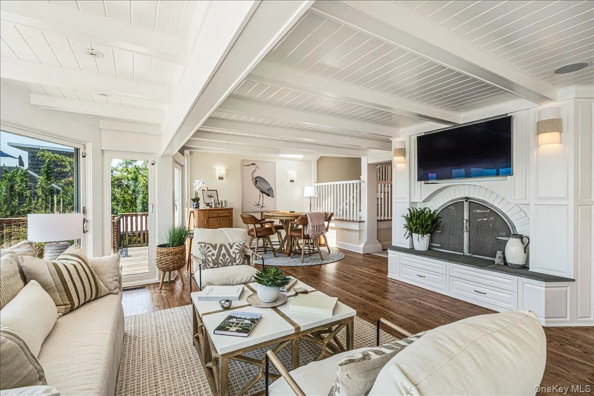 291 Dune Road, Southampton, NY, 5 Bedrooms Bedrooms, 16 Rooms Rooms,5 BathroomsBathrooms,Residential,For Rent,Dune,0,1019832 291 Dune Road, Southampton, NY, 5 Bedrooms Bedrooms, 16 Rooms Rooms,5 BathroomsBathrooms,Residential,For Rent,Dune,0,1019832