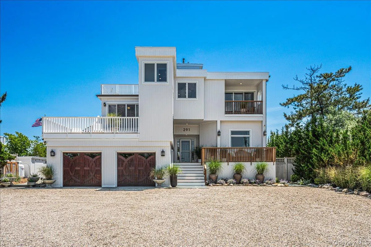 291 Dune Road, Southampton, NY, 5 Bedrooms Bedrooms, 16 Rooms Rooms,5 BathroomsBathrooms,Residential,For Rent,Dune,0,1019832 291 Dune Road, Southampton, NY, 5 Bedrooms Bedrooms, 16 Rooms Rooms,5 BathroomsBathrooms,Residential,For Rent,Dune,0,1019832