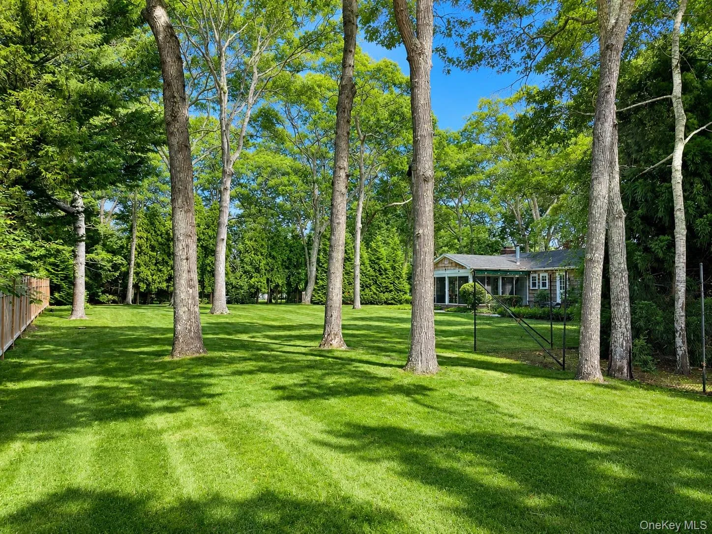 6 Holly Lane, Southampton, NY, 3 Bedrooms Bedrooms, 8 Rooms Rooms,2 BathroomsBathrooms,Residential Lease,For Rent,Holly,0,1019833 6 Holly Lane, Southampton, NY, 3 Bedrooms Bedrooms, 8 Rooms Rooms,2 BathroomsBathrooms,Residential Lease,For Rent,Holly,0,1019833