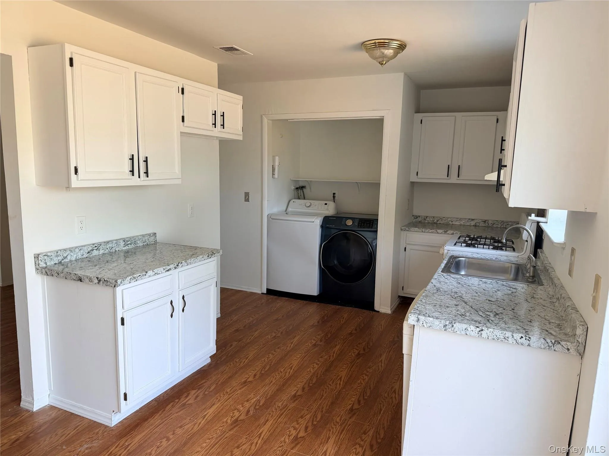 276 Temple Hill Road, New Windsor, NY, 3 Bedrooms Bedrooms, 6 Rooms Rooms,1 BathroomBathrooms,Residential,For Rent,Temple Hill,0,1019835 276 Temple Hill Road, New Windsor, NY, 3 Bedrooms Bedrooms, 6 Rooms Rooms,1 BathroomBathrooms,Residential,For Rent,Temple Hill,0,1019835