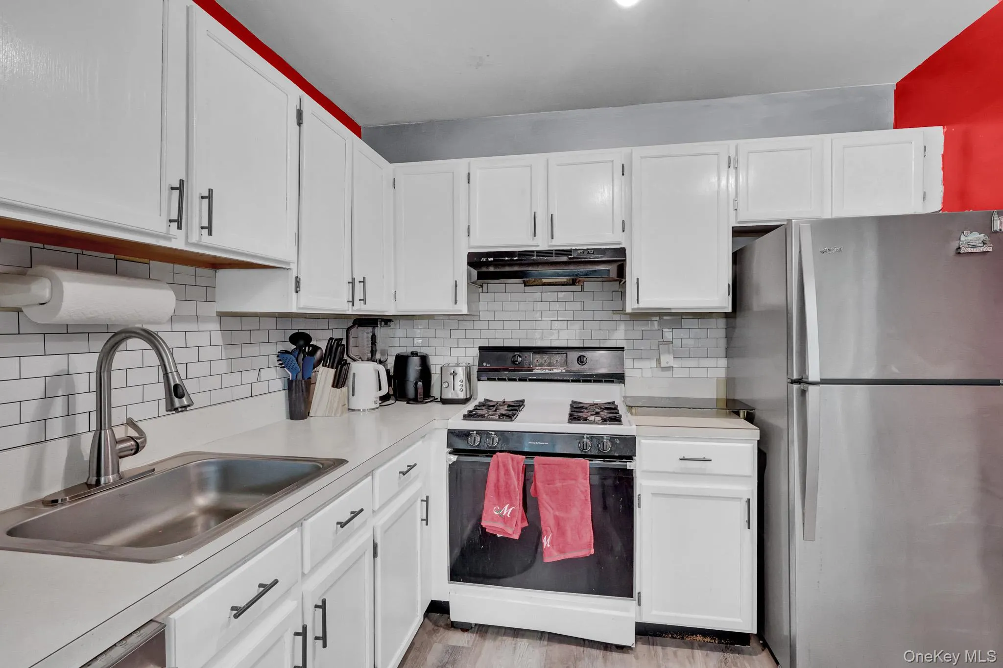 6 Beech Street, Islip, NY, 2 Bedrooms Bedrooms, 8 Rooms Rooms,1 BathroomBathrooms,Residential,For Rent,Beech,0,1019838 6 Beech Street, Islip, NY, 2 Bedrooms Bedrooms, 8 Rooms Rooms,1 BathroomBathrooms,Residential,For Rent,Beech,0,1019838