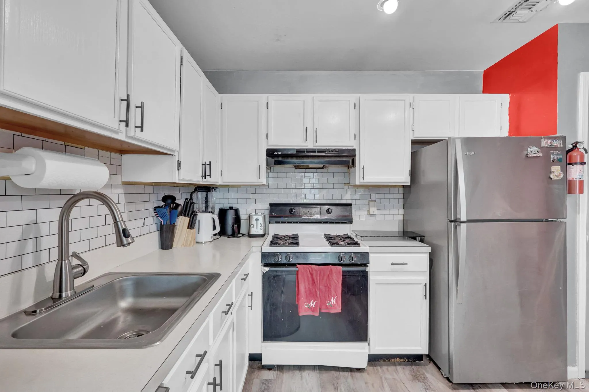 6 Beech Street, Islip, NY, 2 Bedrooms Bedrooms, 8 Rooms Rooms,1 BathroomBathrooms,Residential,For Rent,Beech,0,1019838 6 Beech Street, Islip, NY, 2 Bedrooms Bedrooms, 8 Rooms Rooms,1 BathroomBathrooms,Residential,For Rent,Beech,0,1019838
