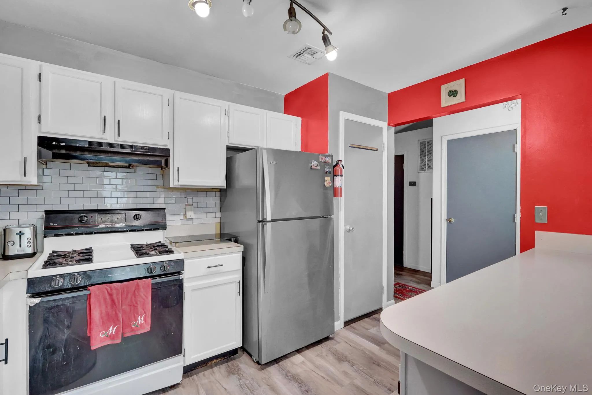 6 Beech Street, Islip, NY, 2 Bedrooms Bedrooms, 8 Rooms Rooms,1 BathroomBathrooms,Residential,For Rent,Beech,0,1019838 6 Beech Street, Islip, NY, 2 Bedrooms Bedrooms, 8 Rooms Rooms,1 BathroomBathrooms,Residential,For Rent,Beech,0,1019838