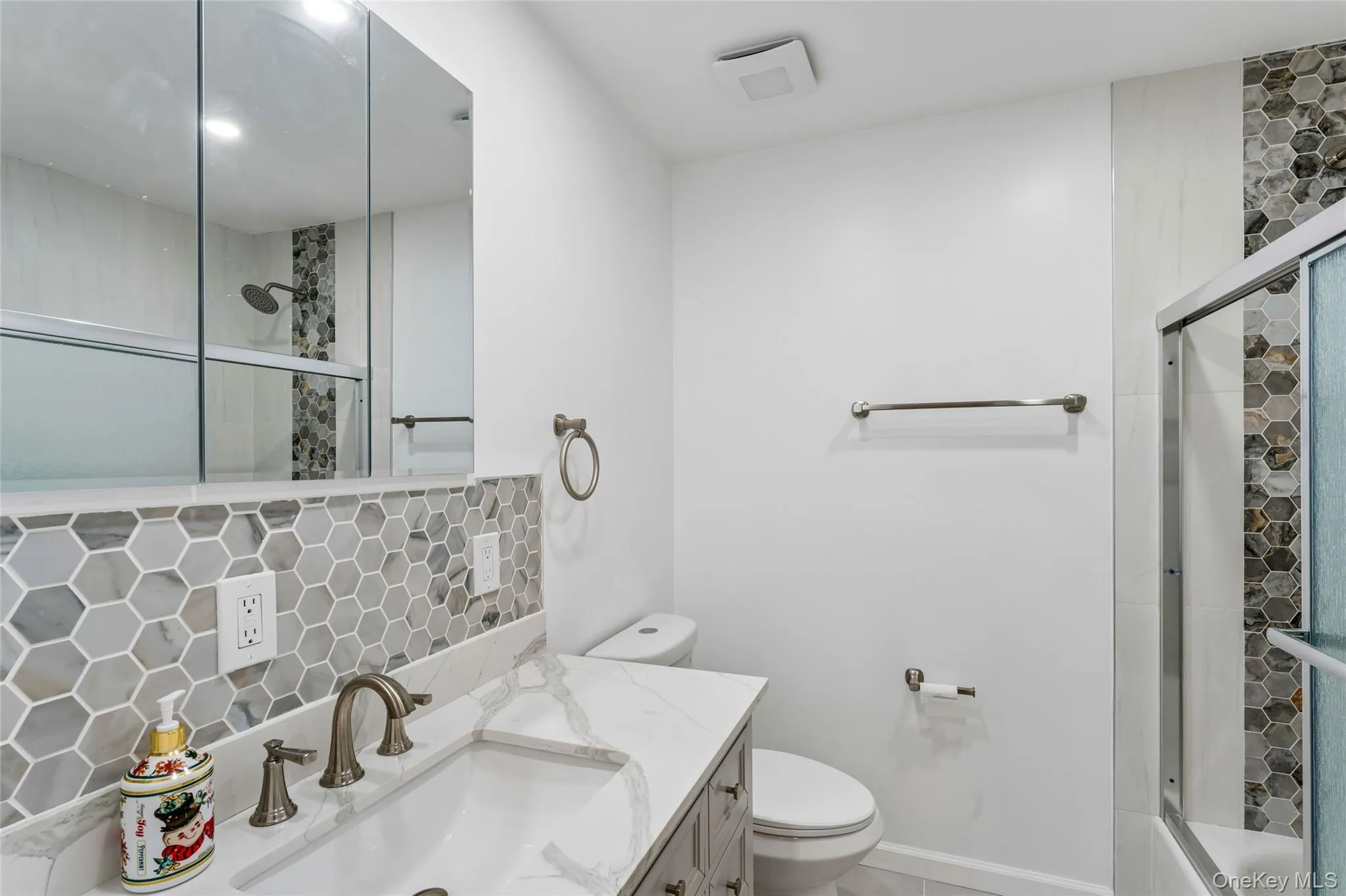 3 Hillcrest Drive, North Hempstead, NY, 4 Bedrooms Bedrooms, 9 Rooms Rooms,2 BathroomsBathrooms,Residential,For Rent,Hillcrest,0,1019842 3 Hillcrest Drive, North Hempstead, NY, 4 Bedrooms Bedrooms, 9 Rooms Rooms,2 BathroomsBathrooms,Residential,For Rent,Hillcrest,0,1019842