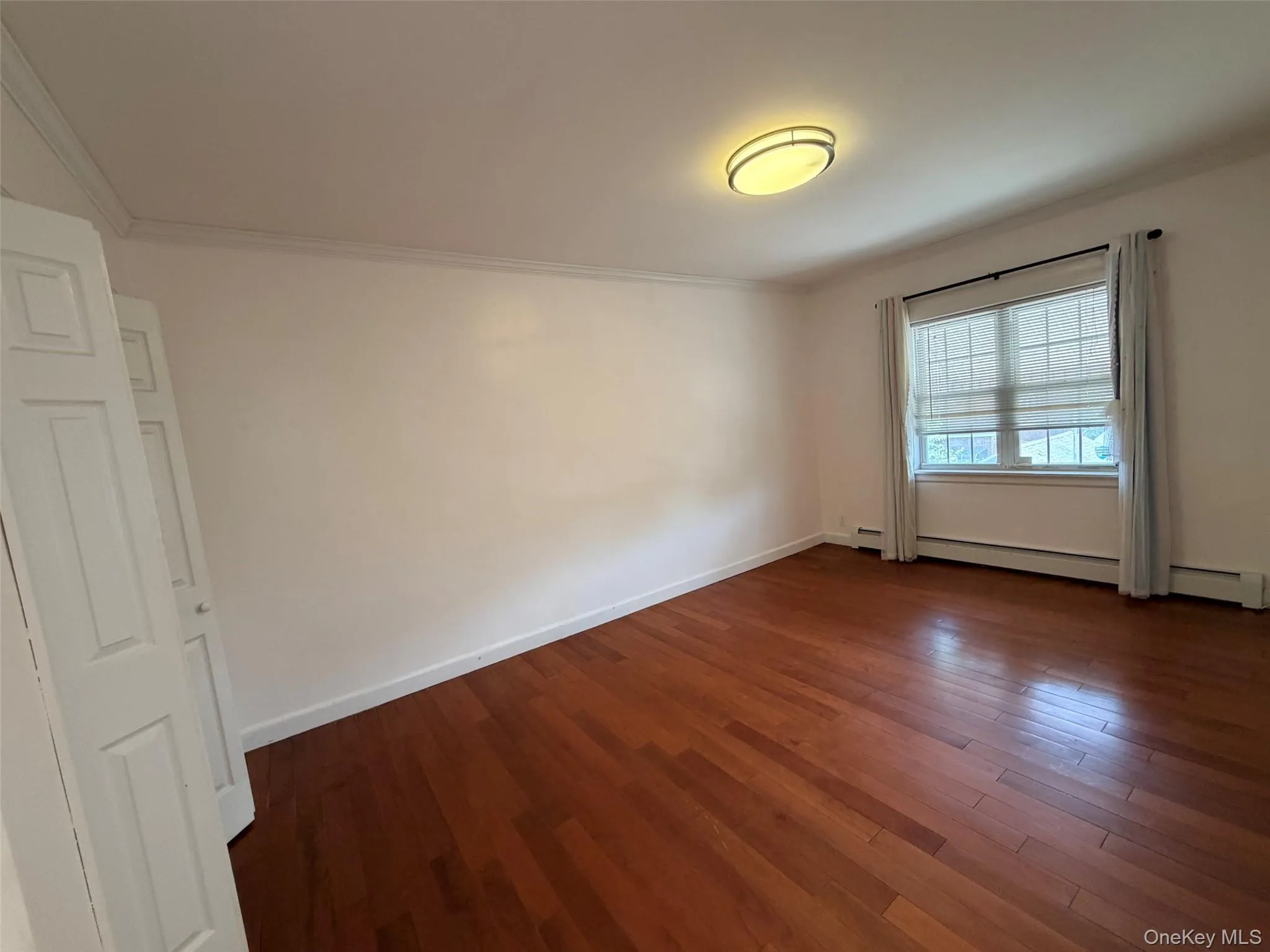 Large Bedroom Large Bedroom