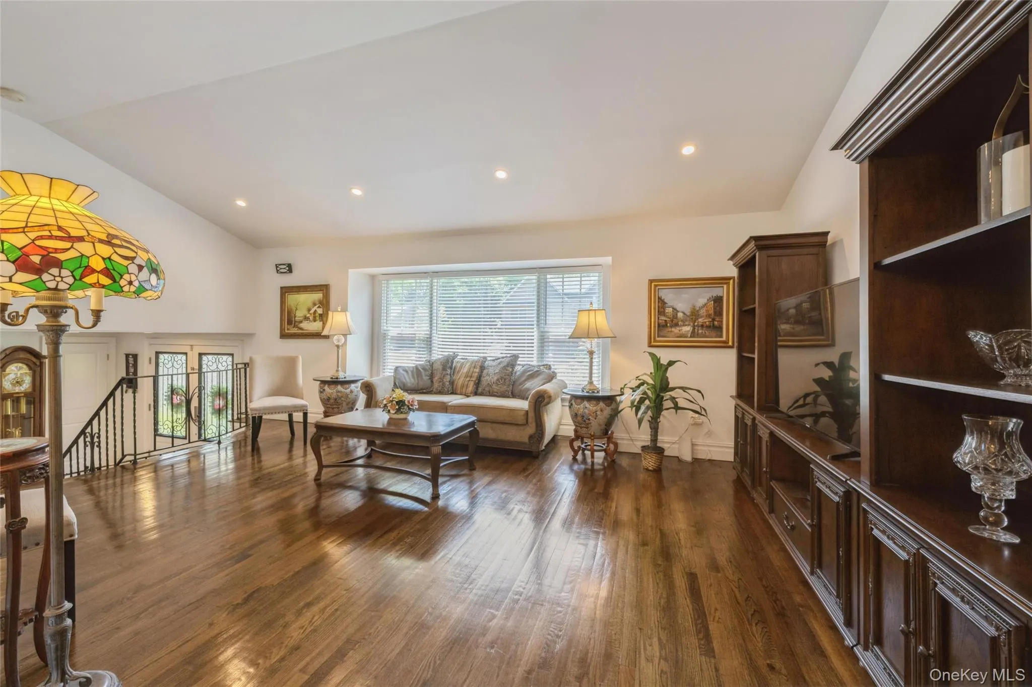 43 Viola Drive, Glen Cove, NY, 5 Bedrooms Bedrooms, 9 Rooms Rooms,2 BathroomsBathrooms,Residential,For Rent,Viola,0,1019856 43 Viola Drive, Glen Cove, NY, 5 Bedrooms Bedrooms, 9 Rooms Rooms,2 BathroomsBathrooms,Residential,For Rent,Viola,0,1019856
